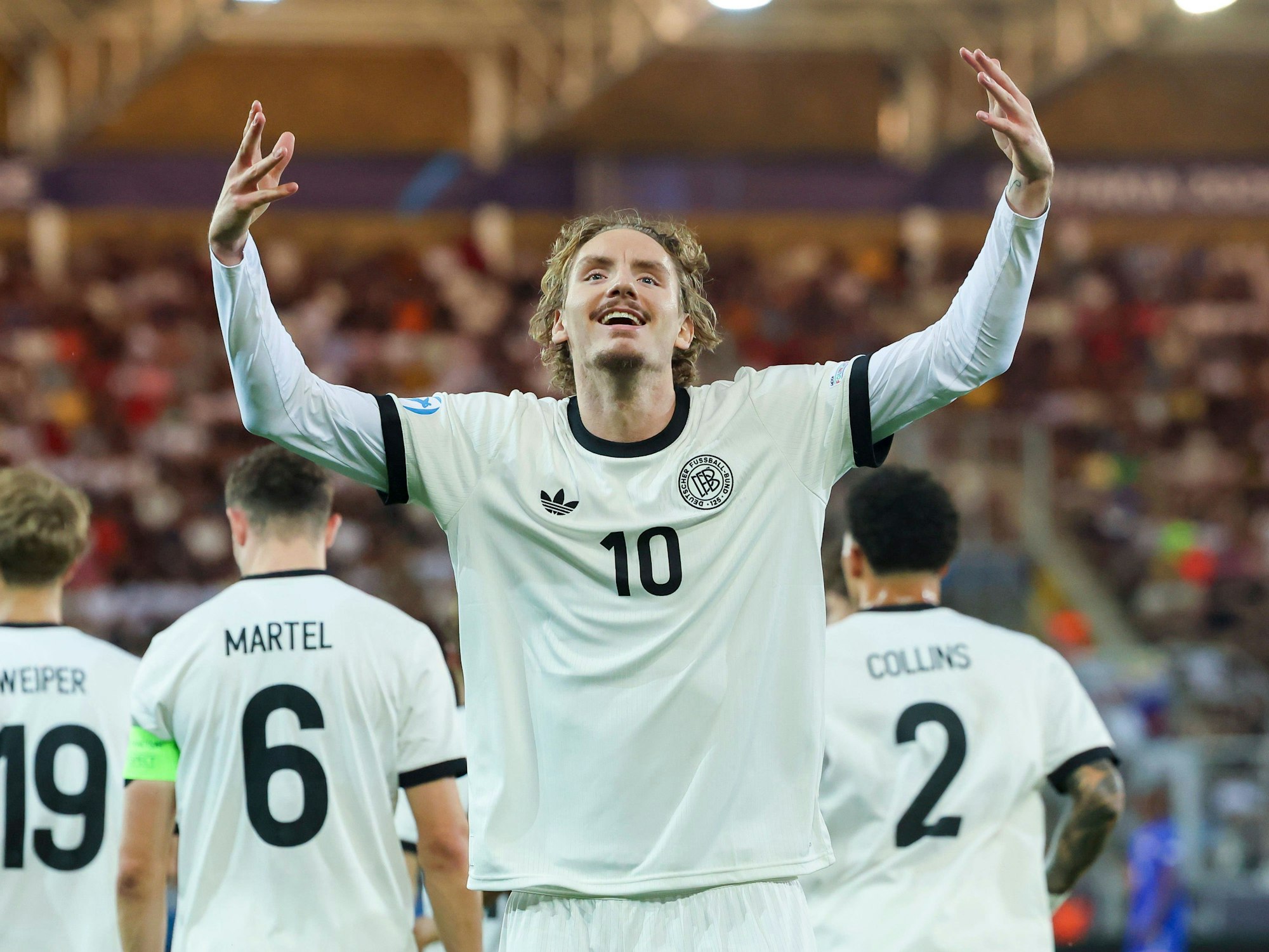 Nick Woltemade bejubelt seinen Treffer zum zwischenzeitlichen 2:0 im Halbfinale gegen Frankreich.