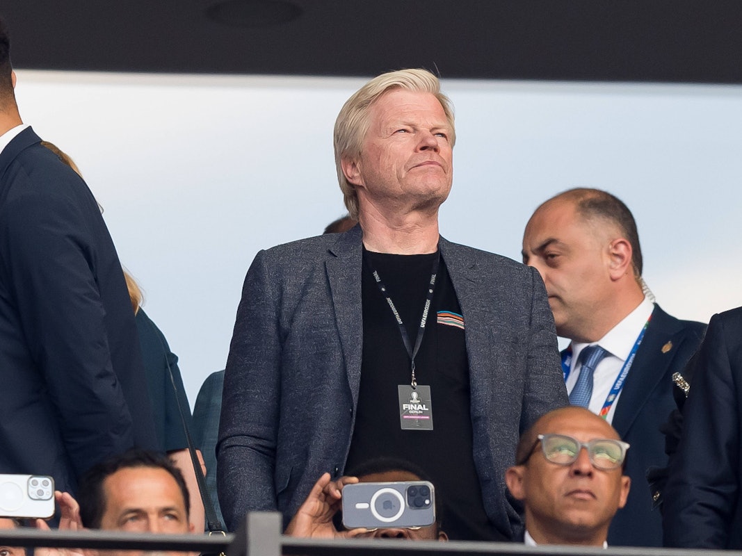 Oliver Kahn bei der Europameisterschaft 2024 auf der Tribüne.