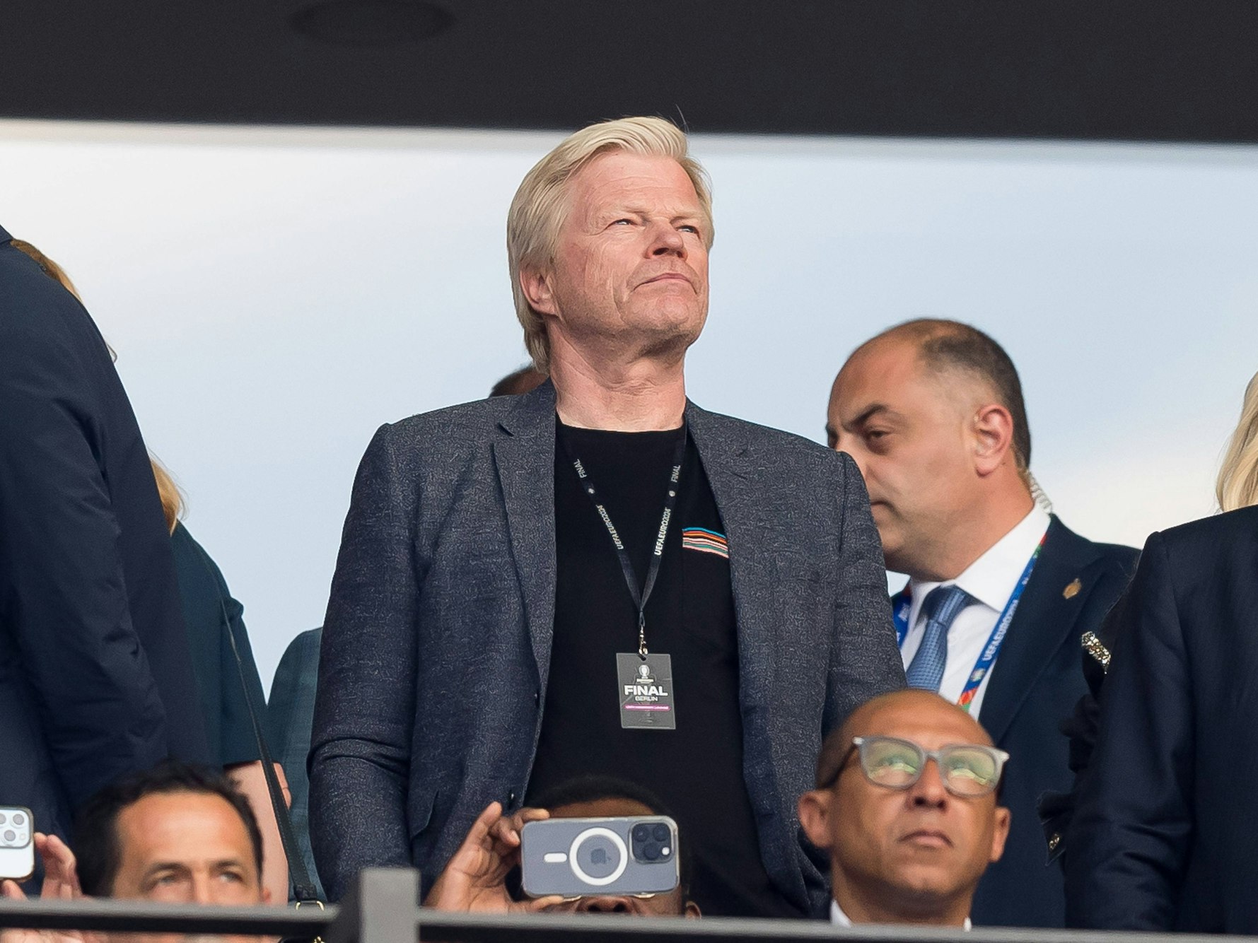 Oliver Kahn bei der Europameisterschaft 2024 auf der Tribüne.