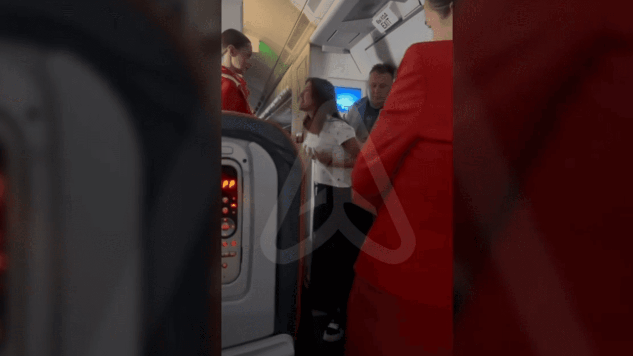 Die außer Kontrolle geratene Frau wollte einen Platz in der Business Class. Stattdessen wurde sie am Ende festgenommen.