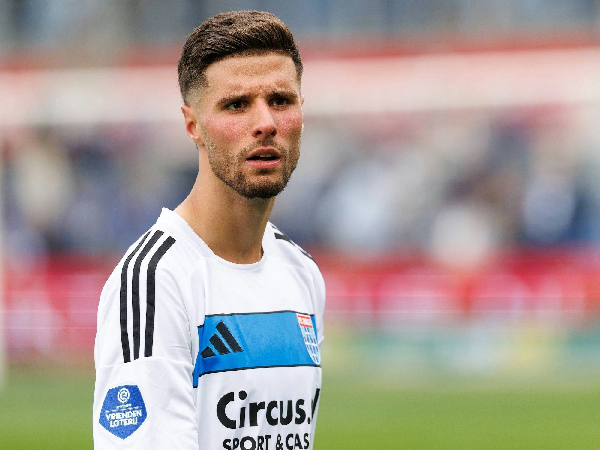 Anour El Azzouzi noch im Trikot von PEC Zwolle.