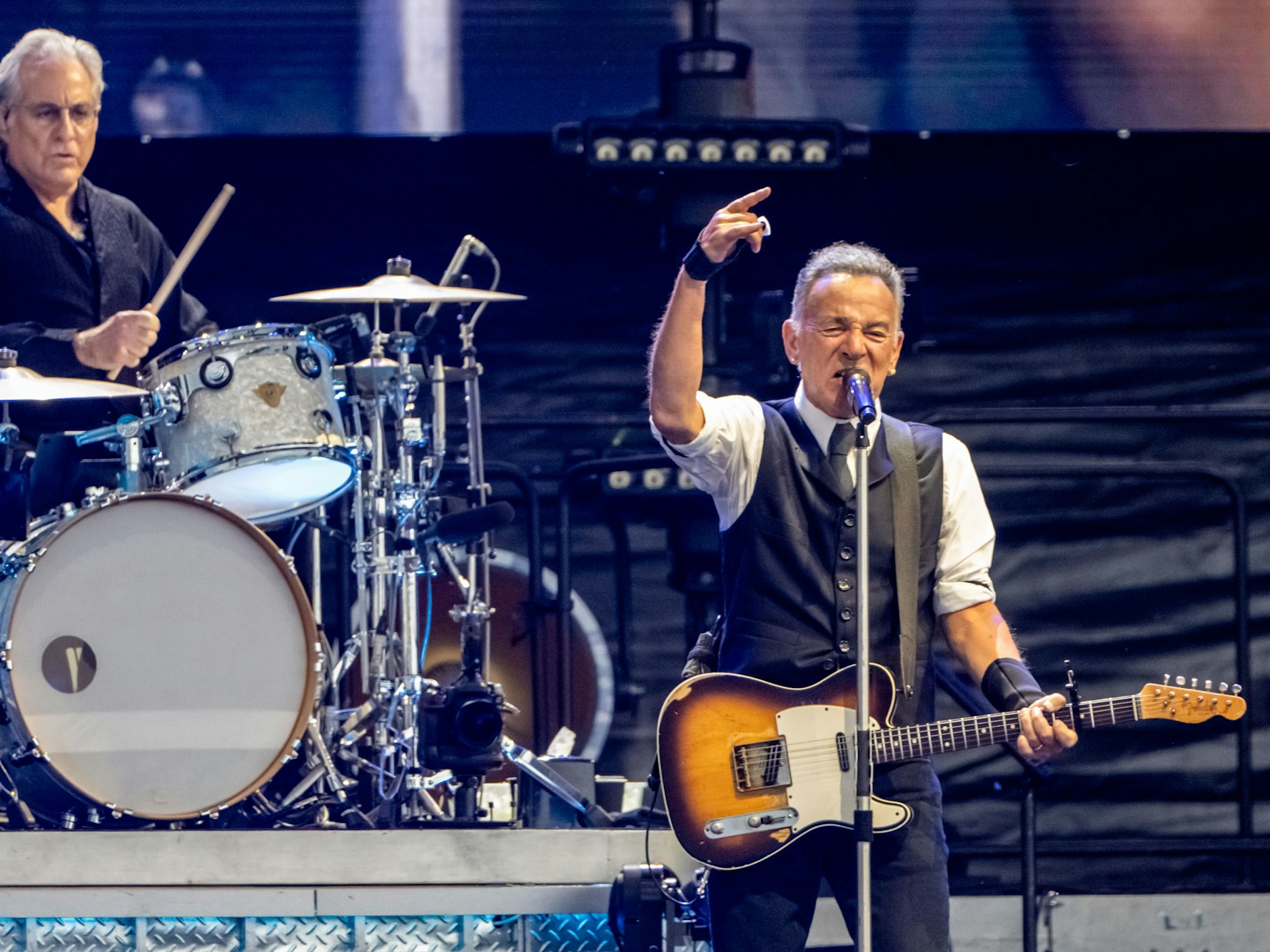 US-Sänger und Gitarrist Bruce Springsteen beim Konzert auf der Bühne.