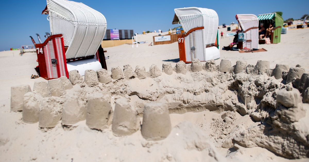 Insel Borkum: Kinder buddeln Löcher in Sand, Polizei kommt | Express