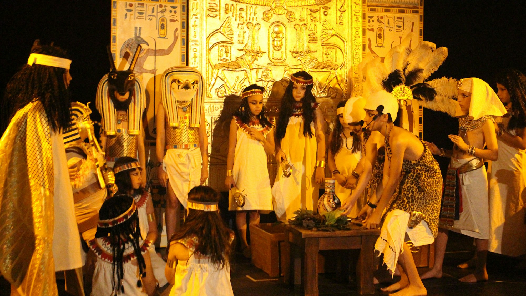 Aufführung des Musicals über Sinuhe.