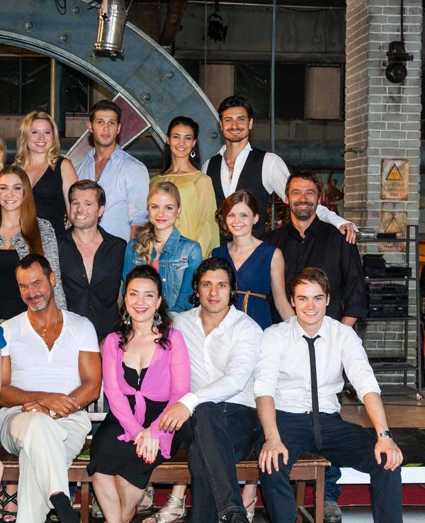 Blick auf den Cast von „Alles was zählt“ während des Jubiläums zu 1500 Folgen im Jahr 2012.