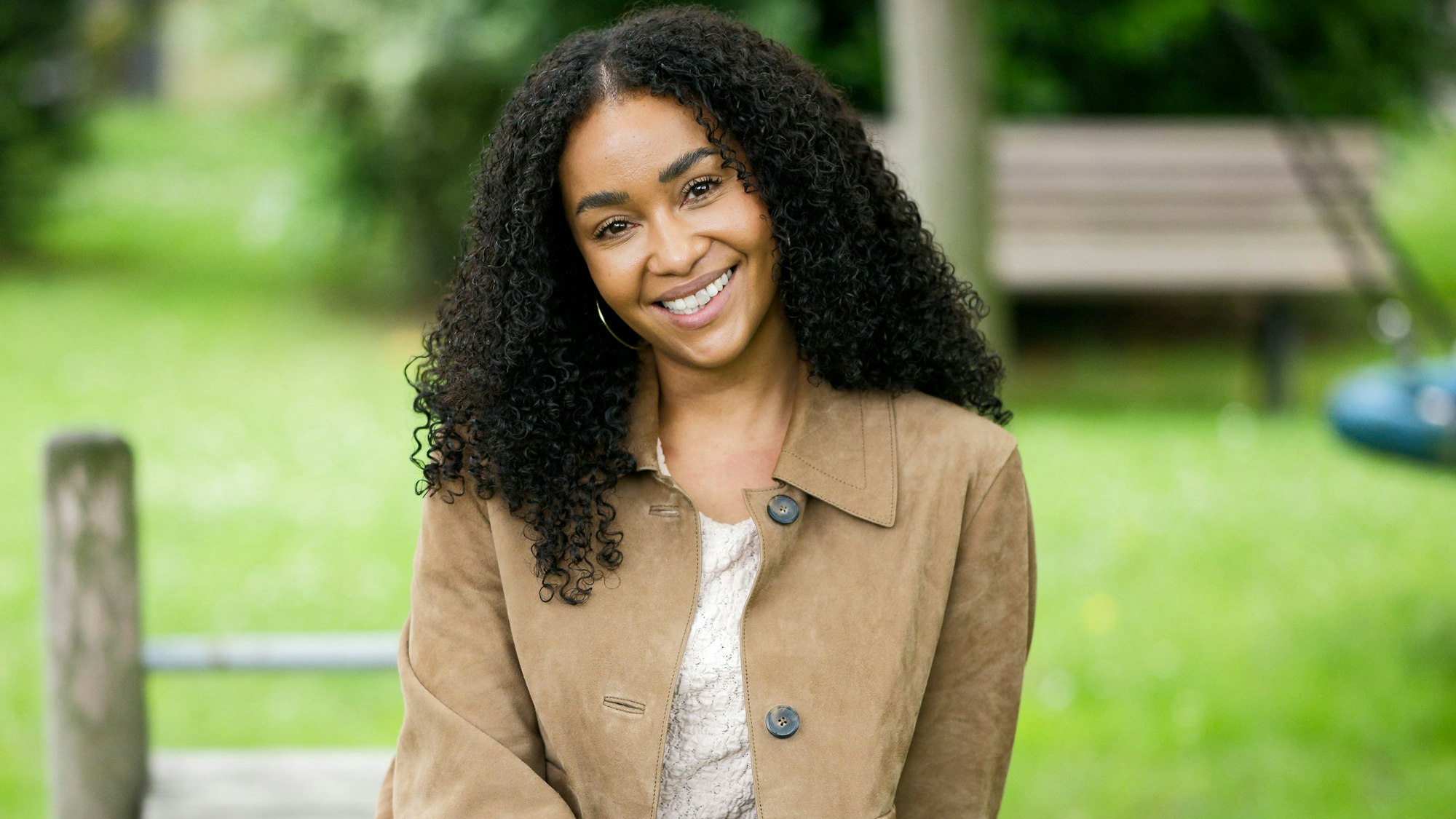 Die Schauspielerin Féréba Koné (Imani Okana) aus der RTL Serie „Alles was zählt“