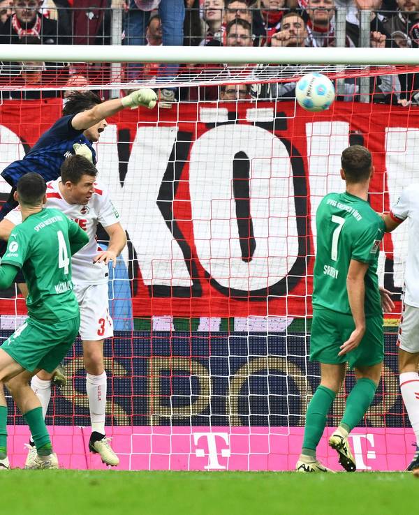Nahuel Noll ebnet den Weg für das Tor von Damion Downs mit einem Torwartfehler.