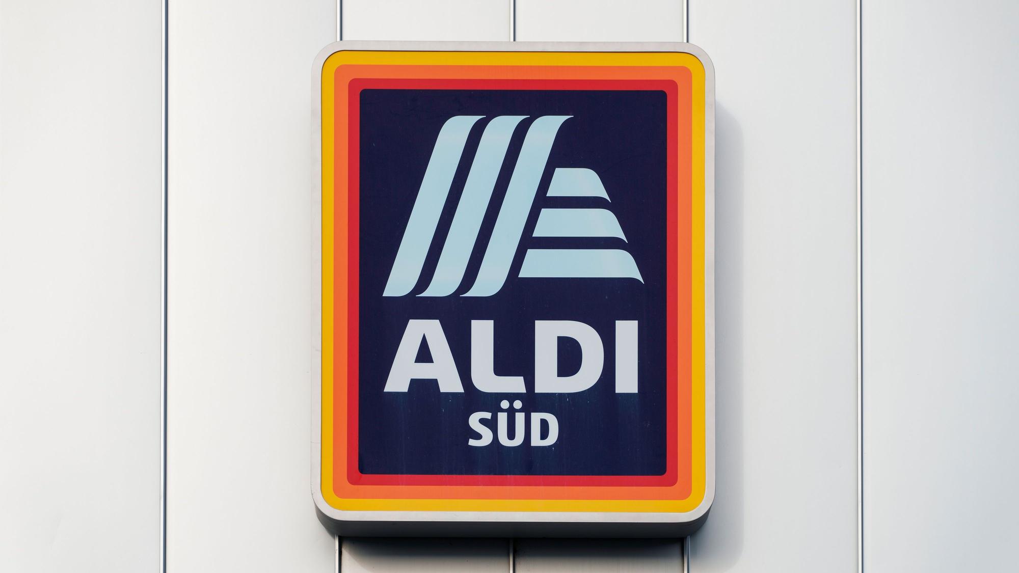 Das Aldi-Süd-Logo an einer Filiale. Im Rechtsstreit um Dubai-Schokolade, die gar nicht aus Dubai stammt, gibt es die nächste Kehrtwende.