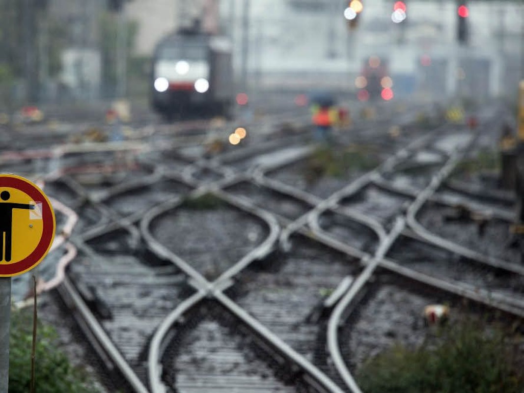 Gleise am Kölner Hauptbahnhof – aktuell kommt es zu mehreren Störungen.