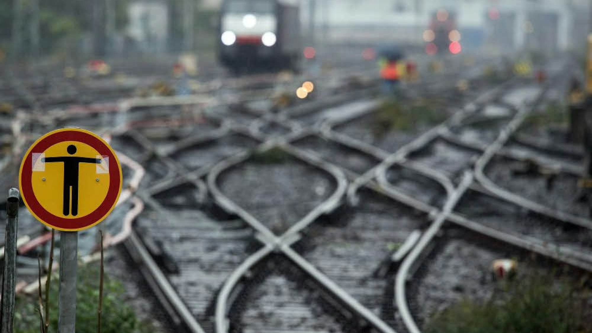 Das Foto zeigt Schienen.