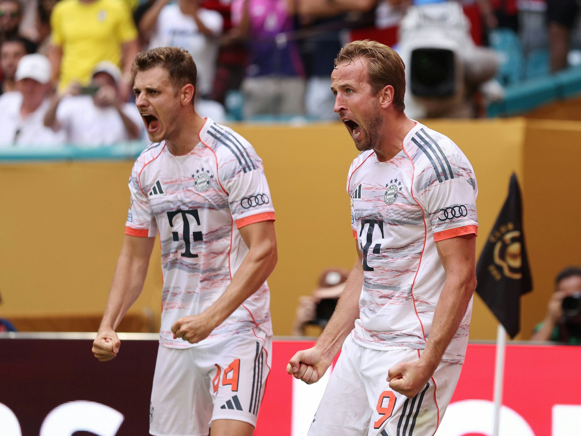 Harry Kane und Josip Stanisic hatten im Spiel gegen Flamengo (29. Juni 2025) genug Gründe zum Jubeln.