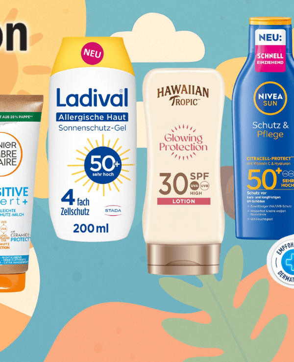Verschiedene Sonnencreme-Produkte von Marken wie NIVEA, Garnier, La Roche Posay und mehr sind vor einem Hintergrund mit Sommermotiven abgebildet.