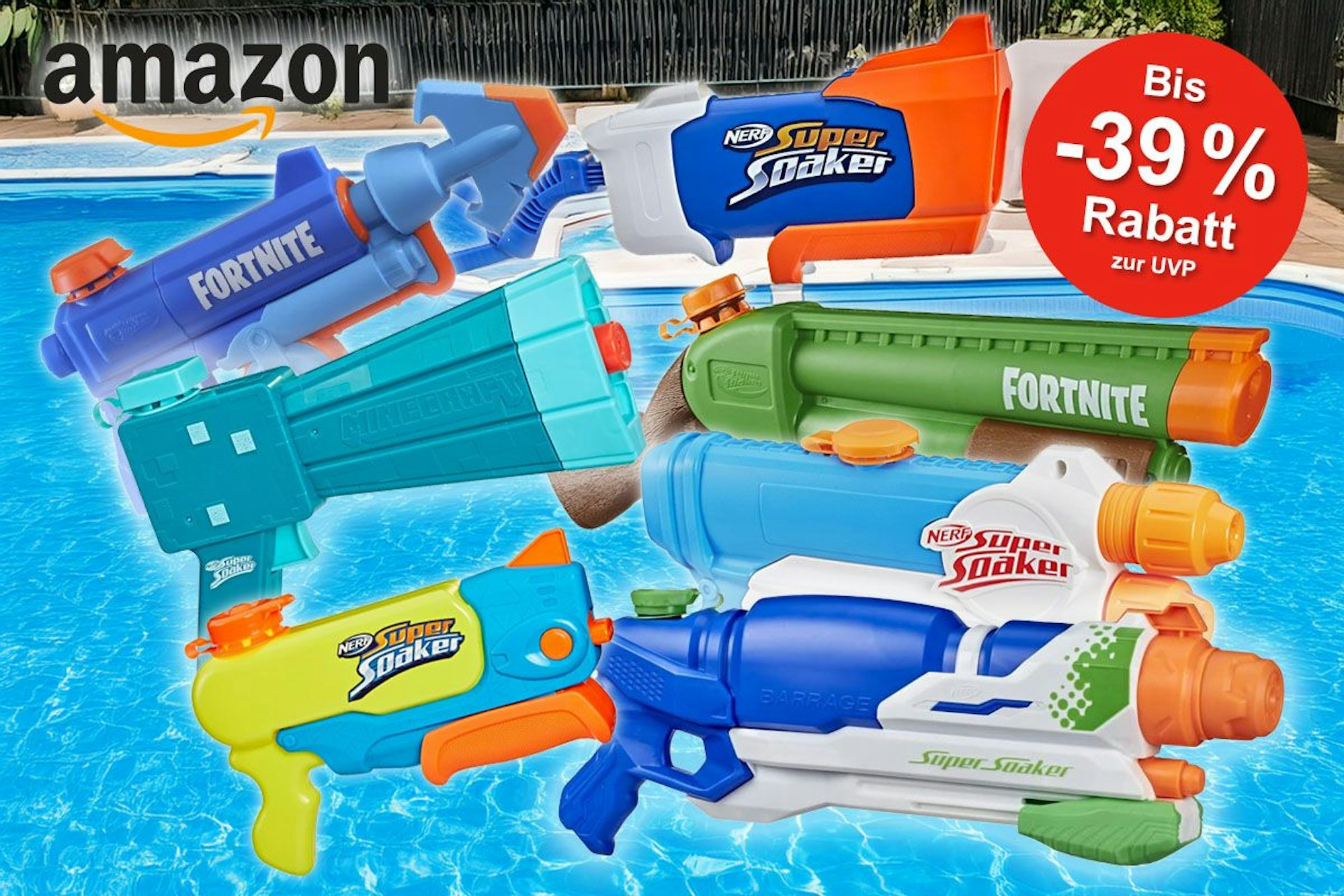 Super Soaker, Minecraft und Fortnite Wasserblaster vor einem Schwimmbad Pool im Hintergrund.