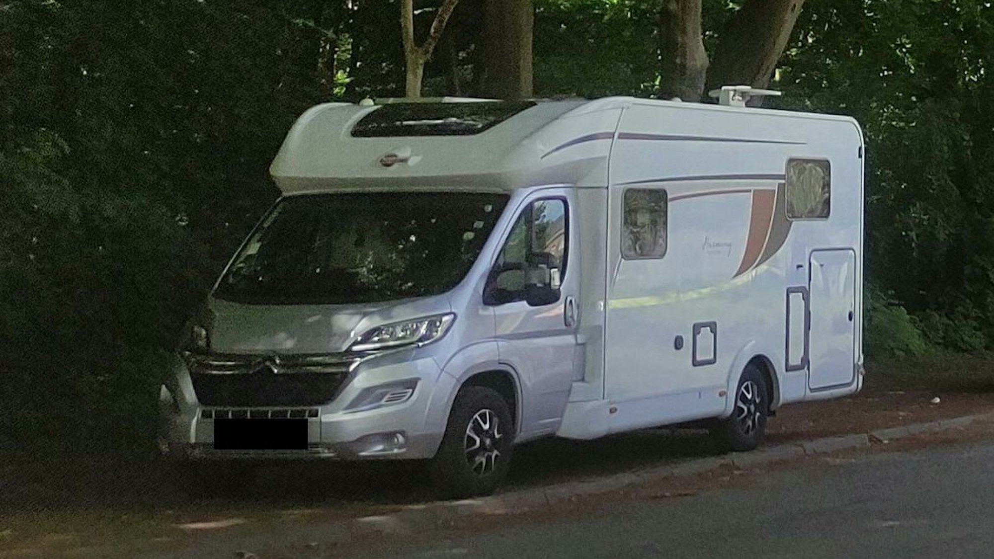 Foto eines gestohlenen Wohnmobils im Zusammenhang mit Diebstählen in Wesseling und Brühl