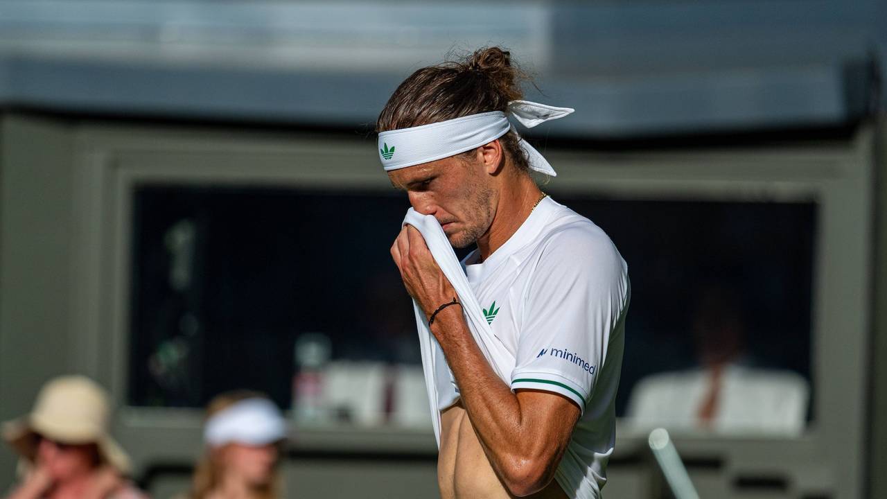 Tennis-Star Alexander Zverev wirkt enttäuscht.