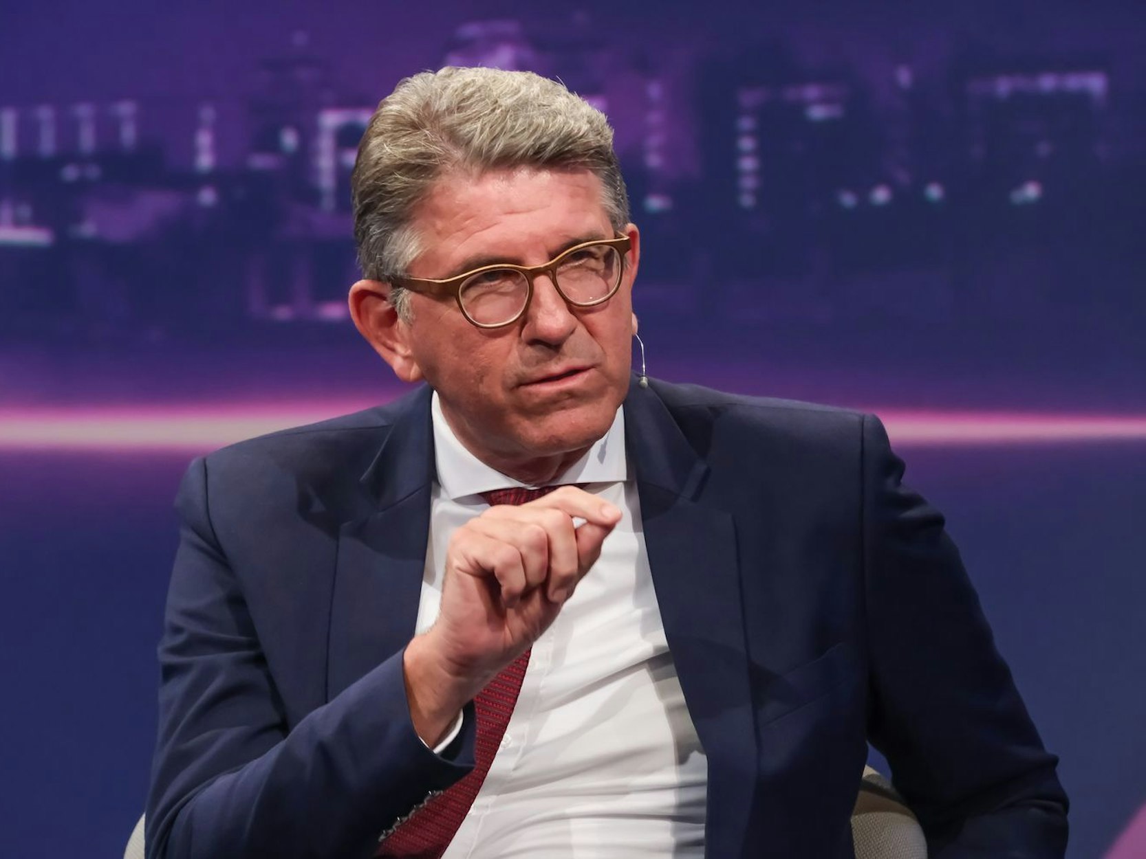 Wolfram Weimer sprach sich im ARD-Talk dafür aus, wieder mehr Raum für Kulturfreiheit zu schaffen. (Bild: WDR/Oliver Ziebe)