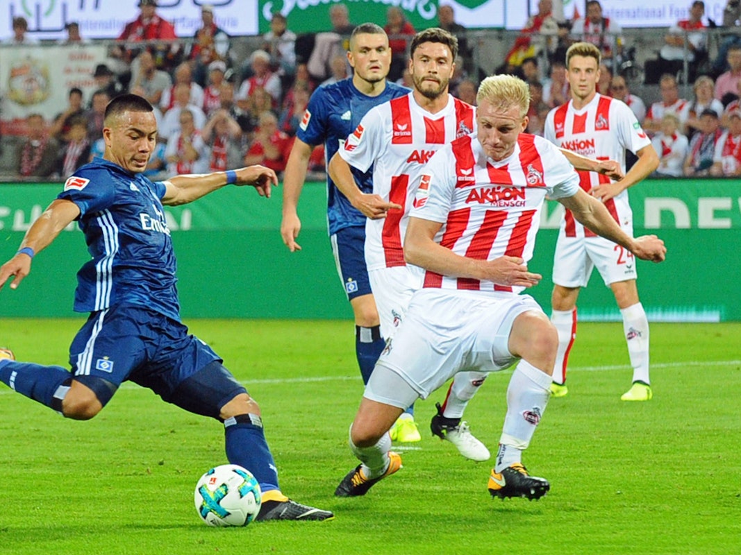 2017: 1. FC Köln gegen Hamburger SV, Tor zum 0:2 durch Bobby Wood ( HSV ), links gegen Frederik Sörensen.