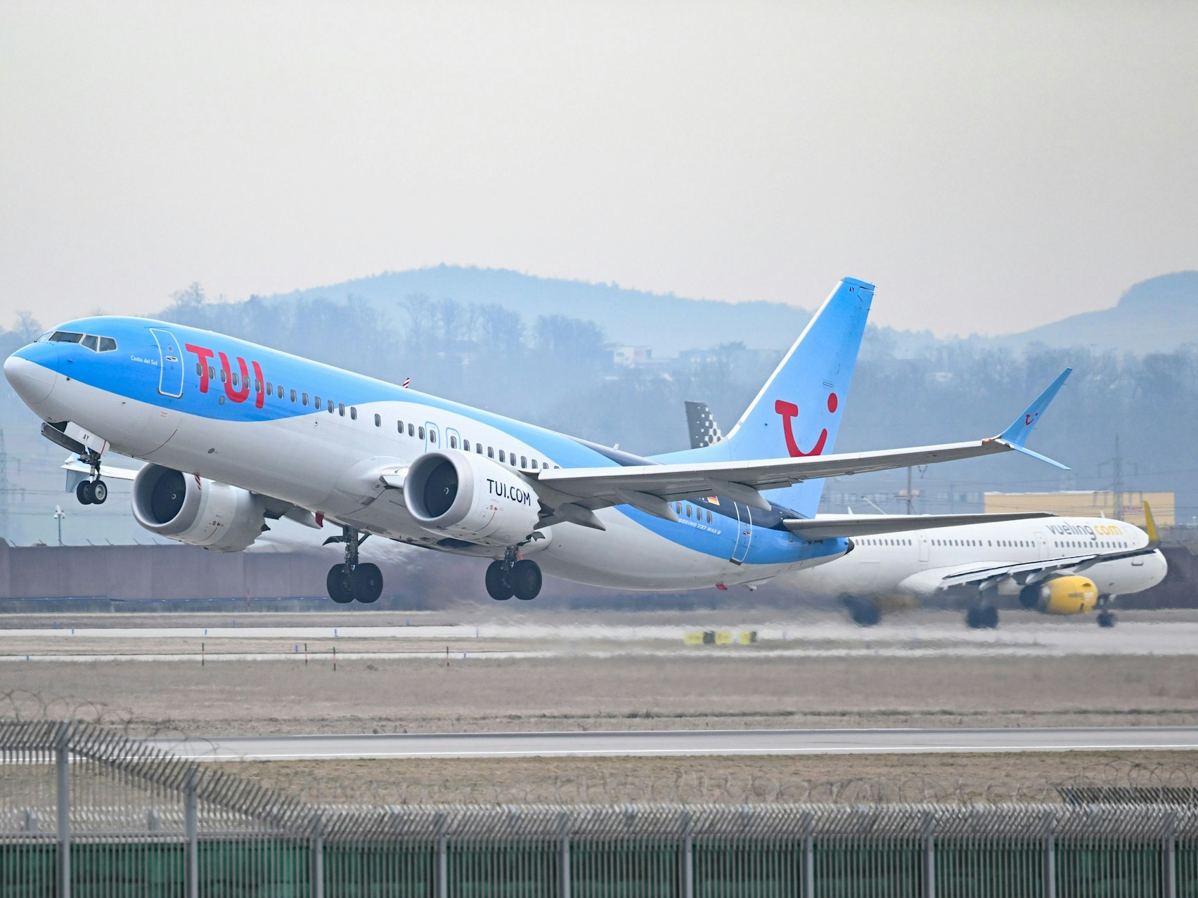 Eine Maschine der Fluggesellschaft Tui musste den Flug plätzlich abbrechen.