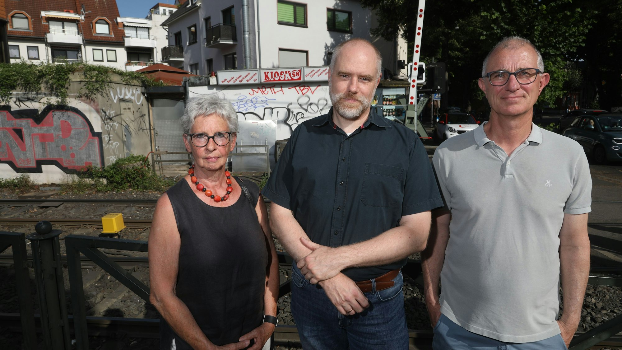 Anwohner und CDU-Mitglieder Renate Schäfer, Stephan Krüger und Holger Kirchhoff