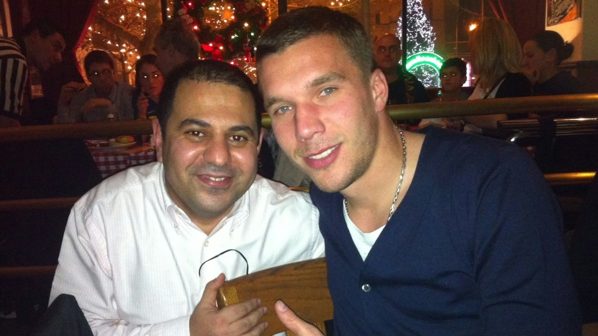 Lukas Podolski zu Gast im Joe Champs in Köln.