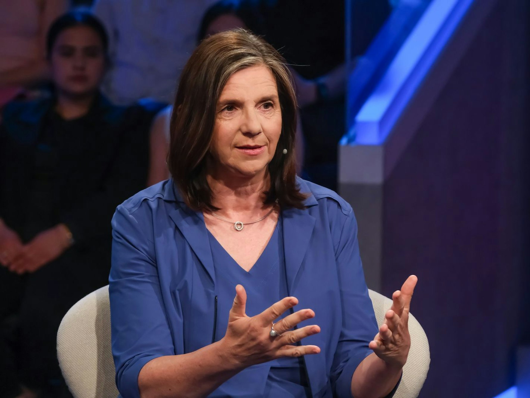 Katrin Göring-Eckardt disktutierte in dem ARD-Talk mit Wolfram Weimer über Meinungs- und Kulturfreiheit. (Bild: WDR/Oliver Ziebe)