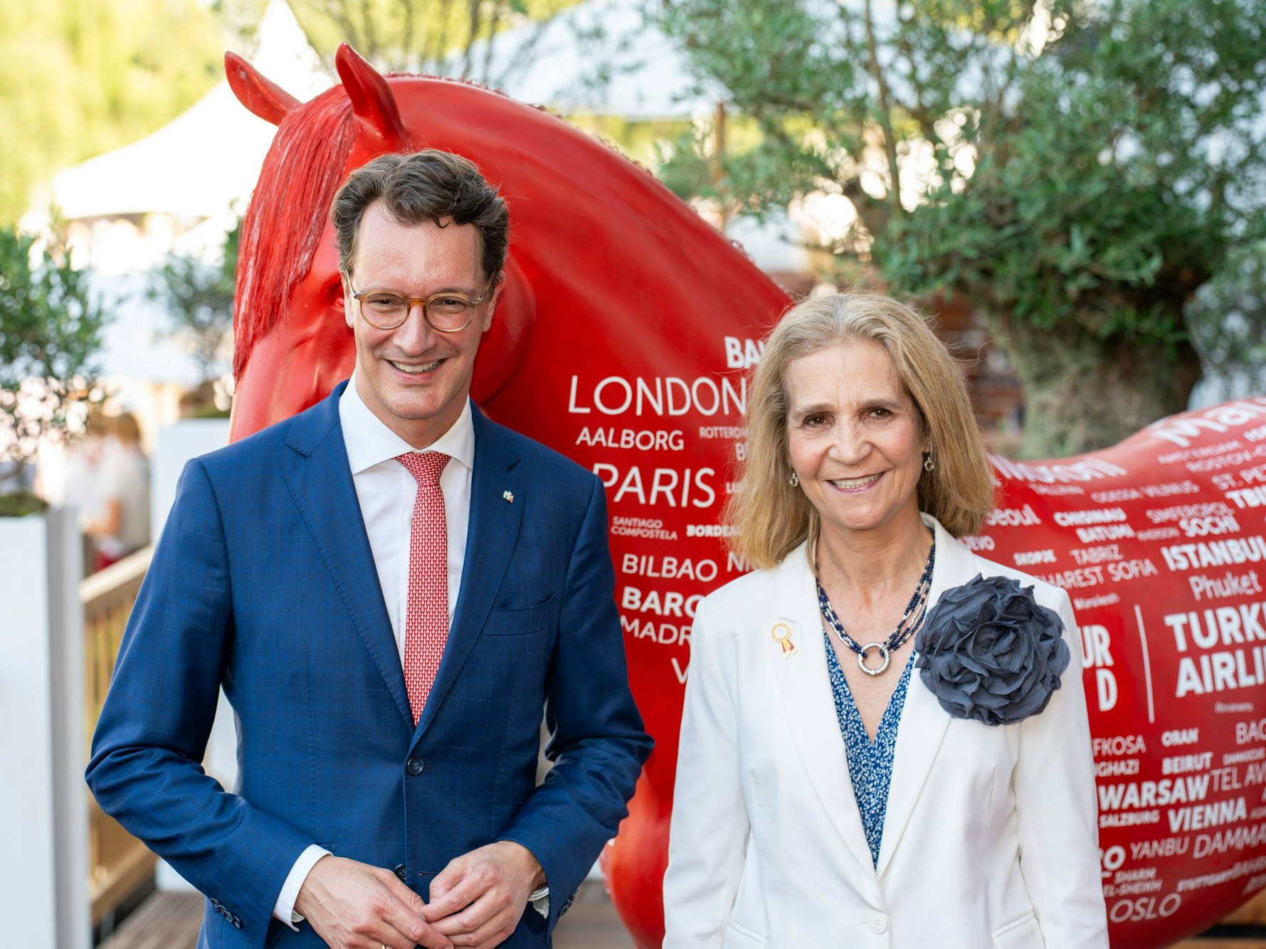 NRW-Ministerpräsident Hendrik Wüst und ihre königliche Hoheit, Elena von Borbon, Infantin von Spanien am 1. Juli 2025 bei der Media Night im Rahmen des CHIO Aachen.