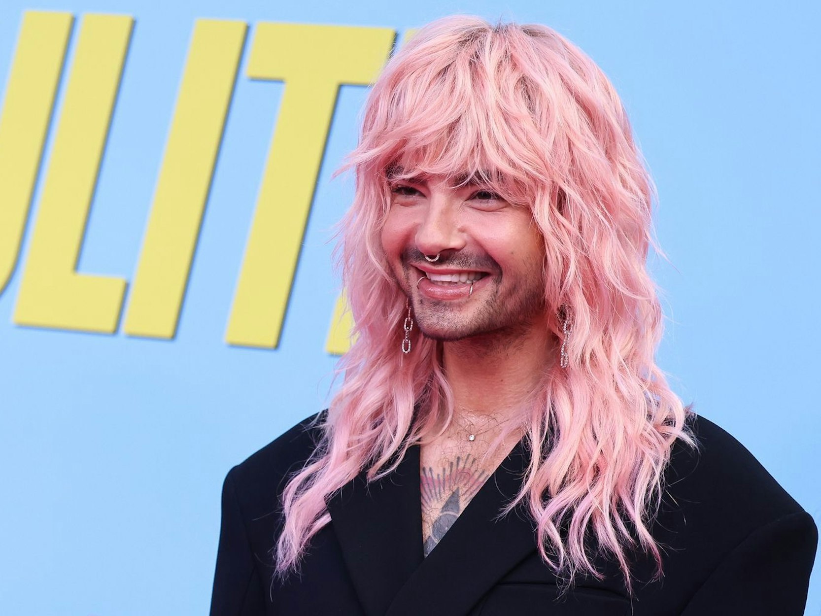 Bill Kaulitz hat in seinem gemeinsamen Podcast mit Bruder Tom einmal mehr aus dem Nähkästchen geplaudert und von einer durchaus pikanten Nachricht eines Reality-Star erzählt. (Bild: 2024 Getty Images/Gerald Matzka)