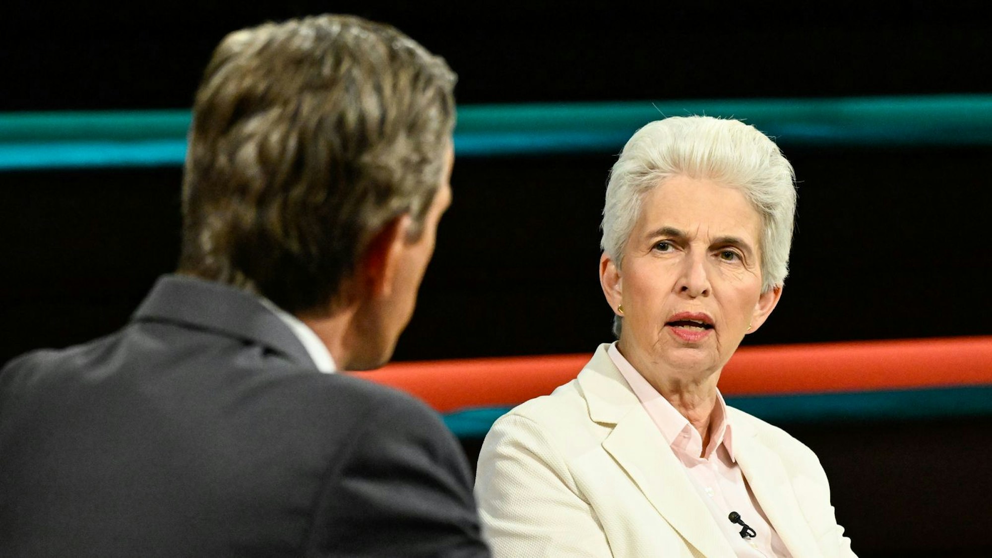 FDP-Politikerin Marie-Agnes Strack-Zimmermann warnte, dass in der Ukraine aktuell „die Kacke am Dampfen“ sei. (Bild: ZDF / Markus Hertrich)