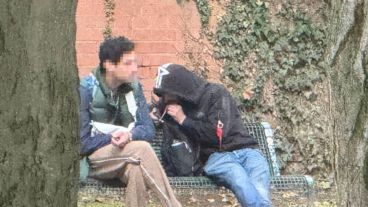 Drogenabhängige auf dem Spielplatz Huhnsgasse in der Kölner Innenstadt.