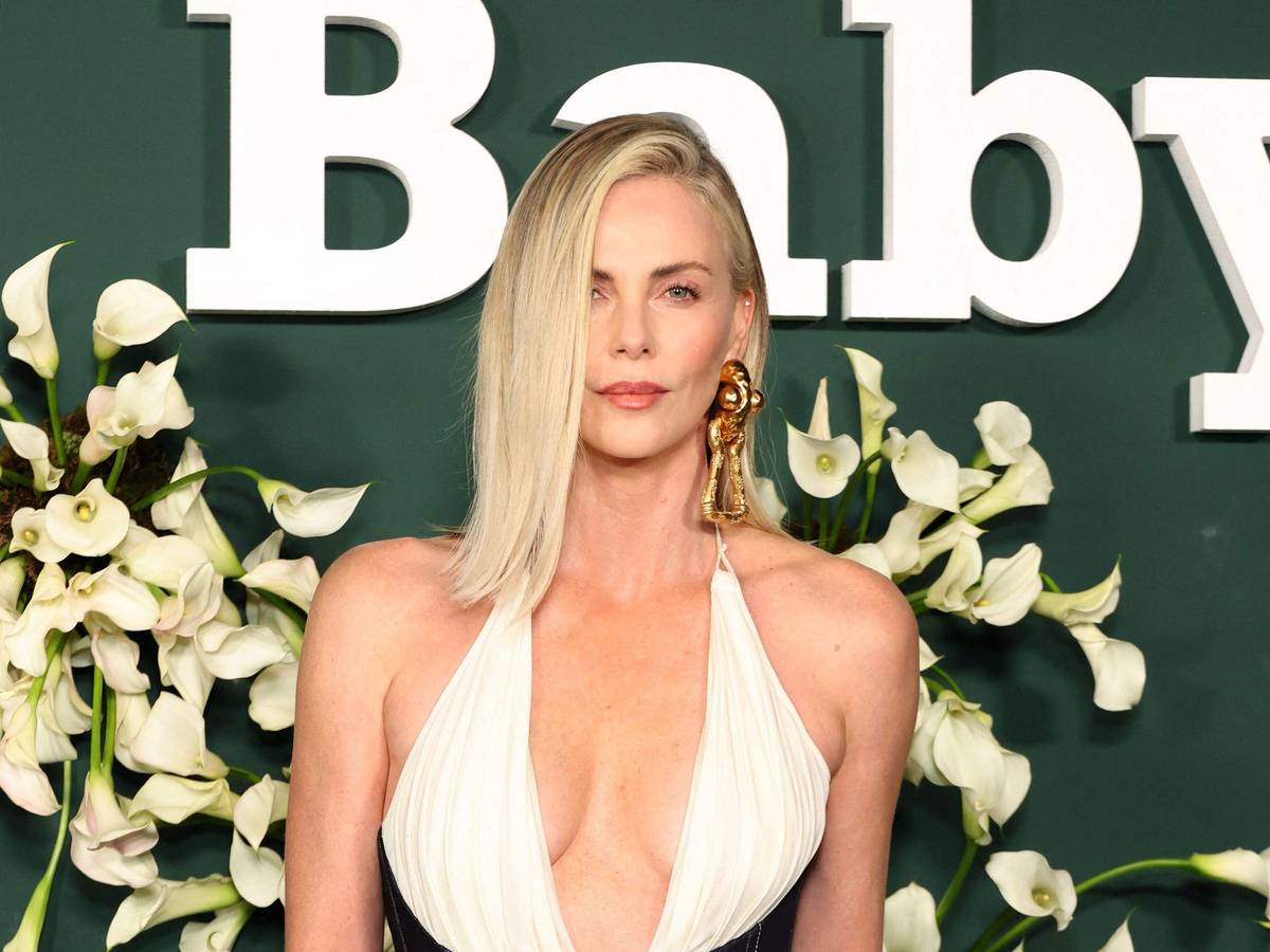 Charlize Theron am 9. November 2024 bei einer Gala in Los Angeles.