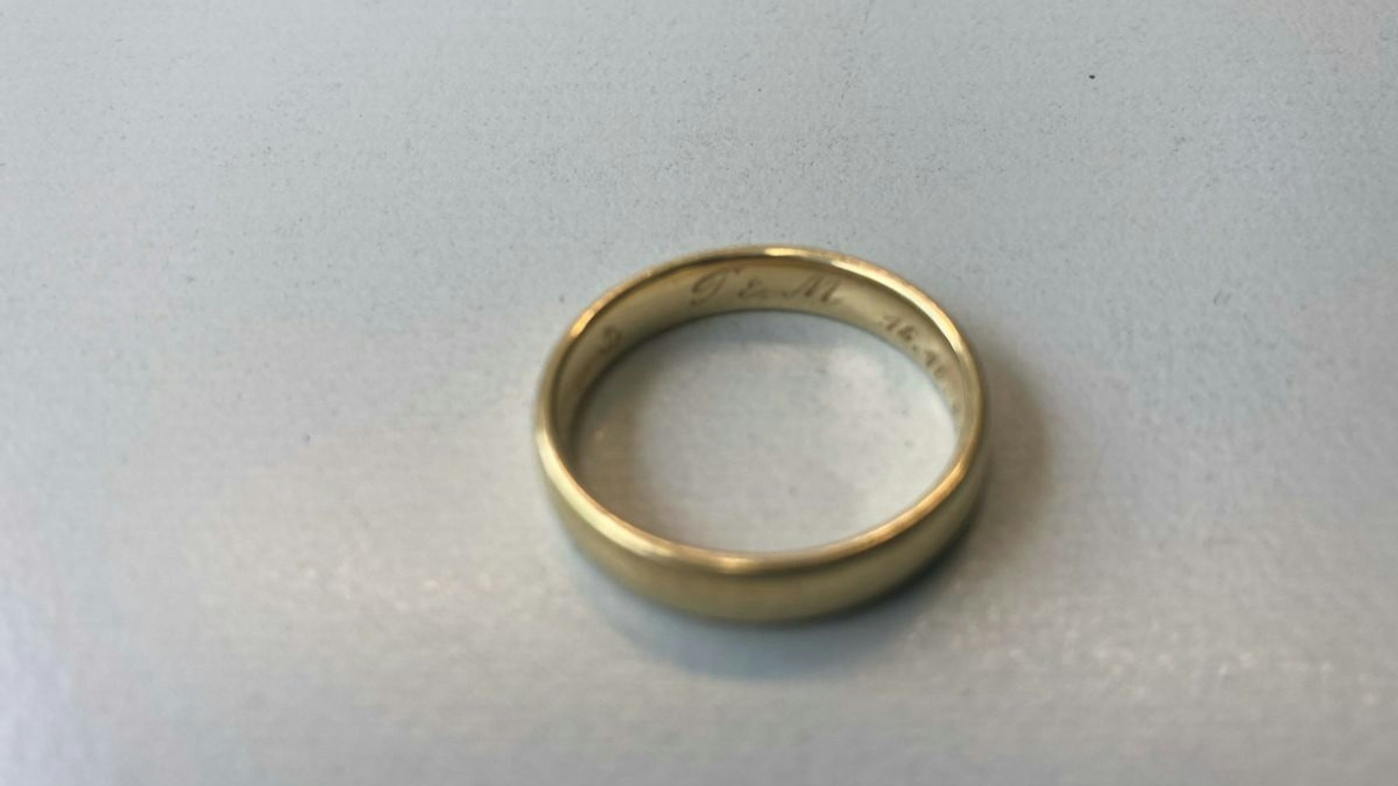 Fotos von mutmaßlichem Diebesgut - sichergestellter Schmuck