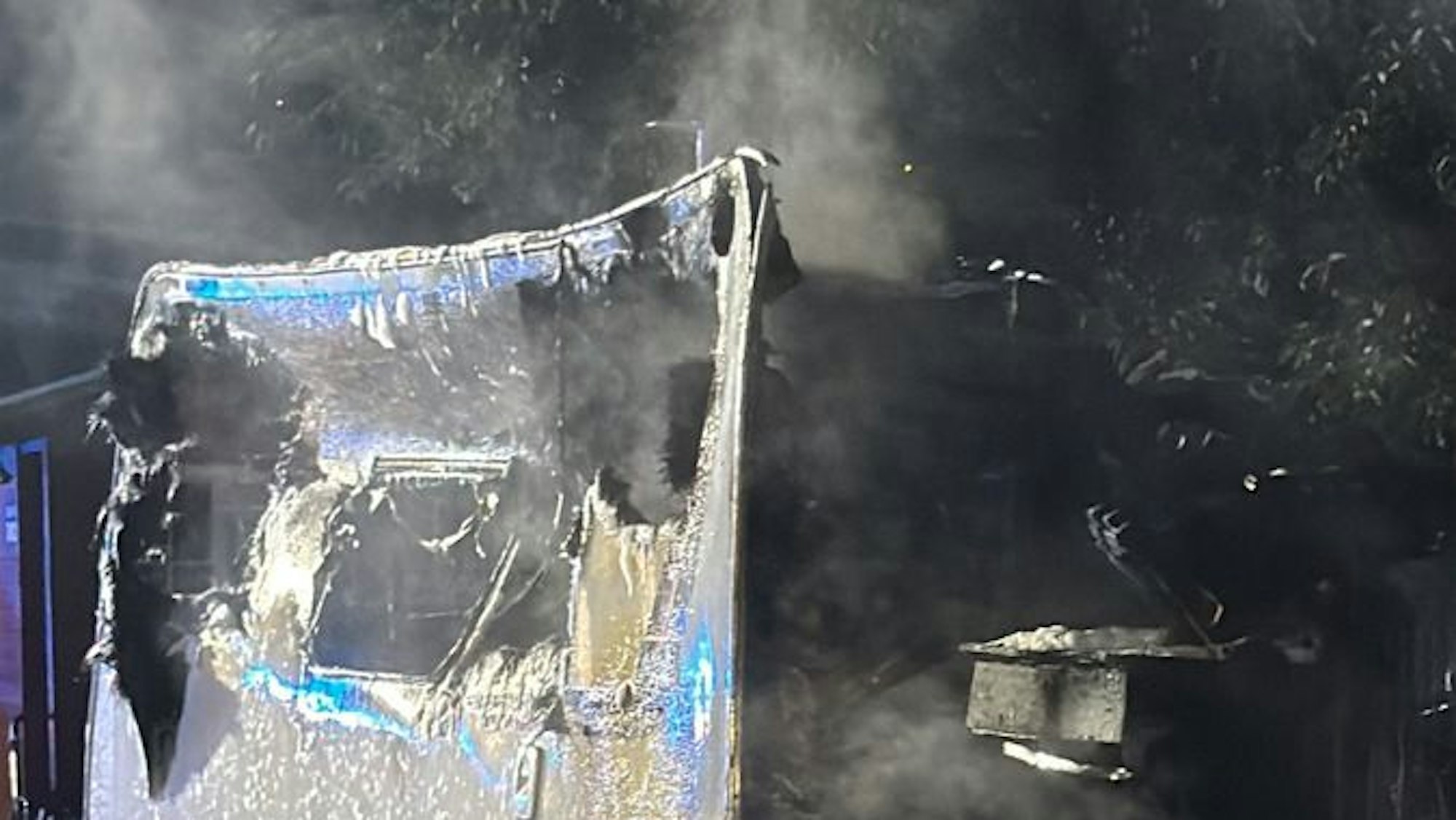 Brandstiftung auf Wohnwagen-Stellplatz