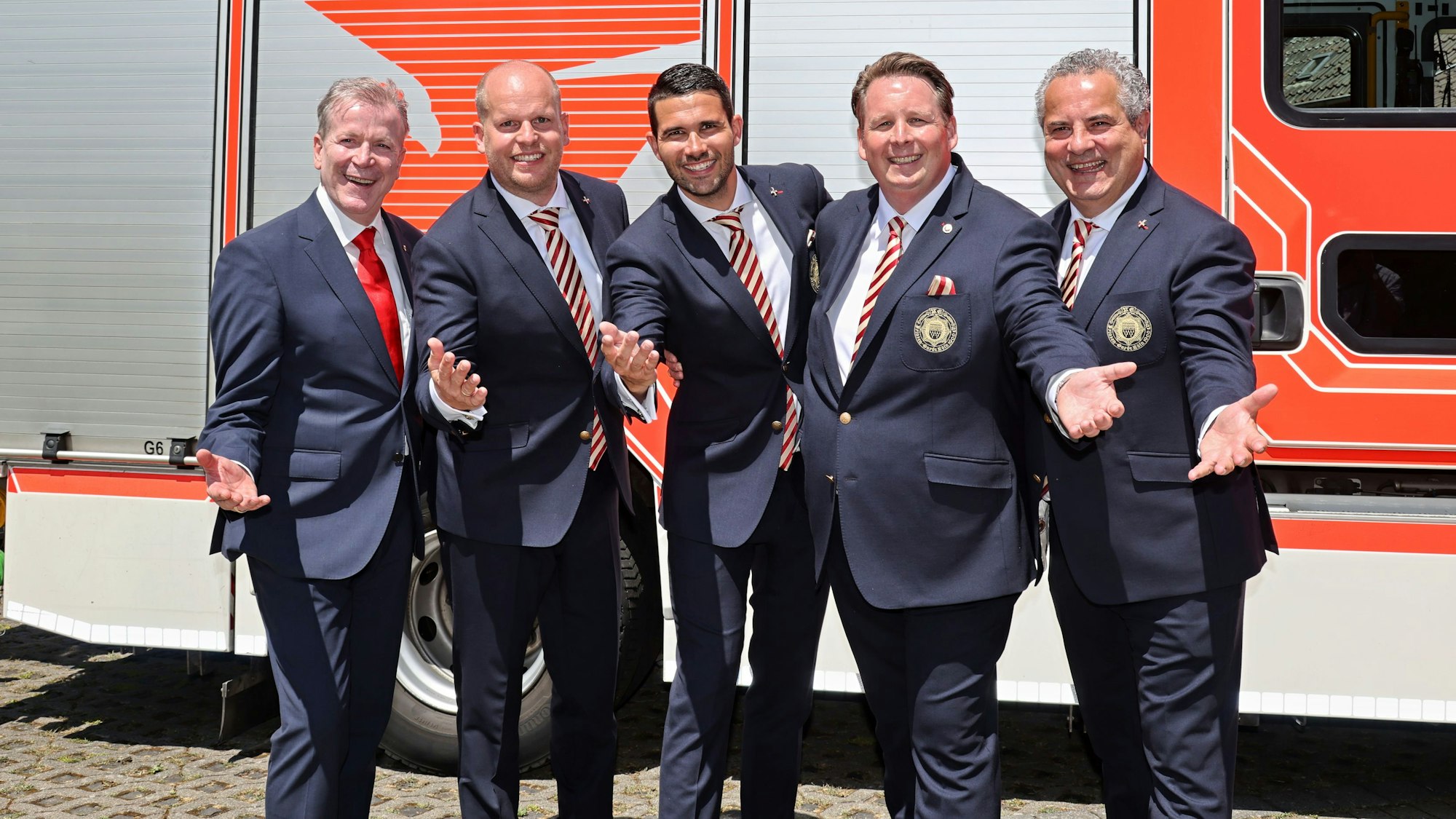 Das designierte Kölner Dreigestirn bei der Vorstellung.