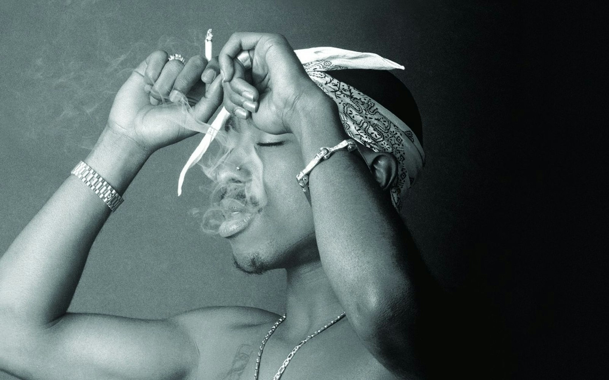 Am 7. September 1996 wurde Tupac Shakur angeschossen, wenige Tage später erlag er im Alter von 25 Jahren seinen Verletzungen. In seiner kurzen Karriere und danach verkaufte der Rapper 51 Millionen Tonträger. (Bild: Universal)