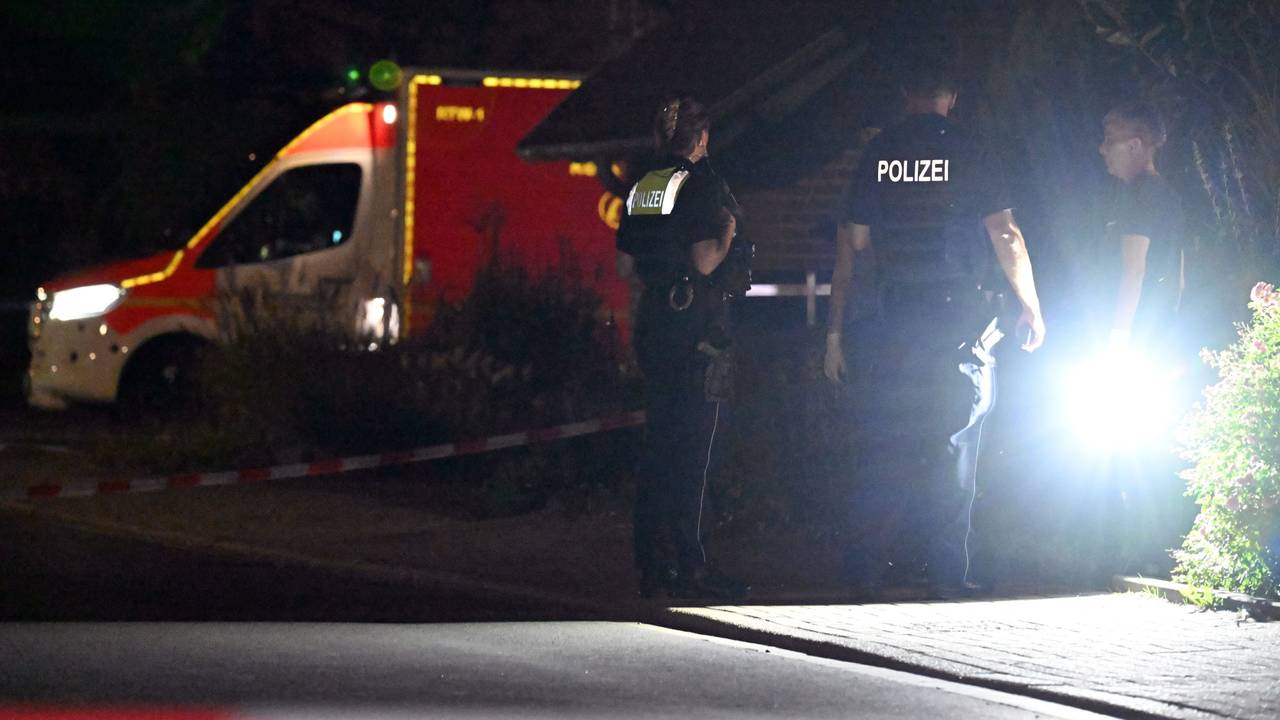 Einsatzkräfte bei einem Einsatz (Symbolfoto)
