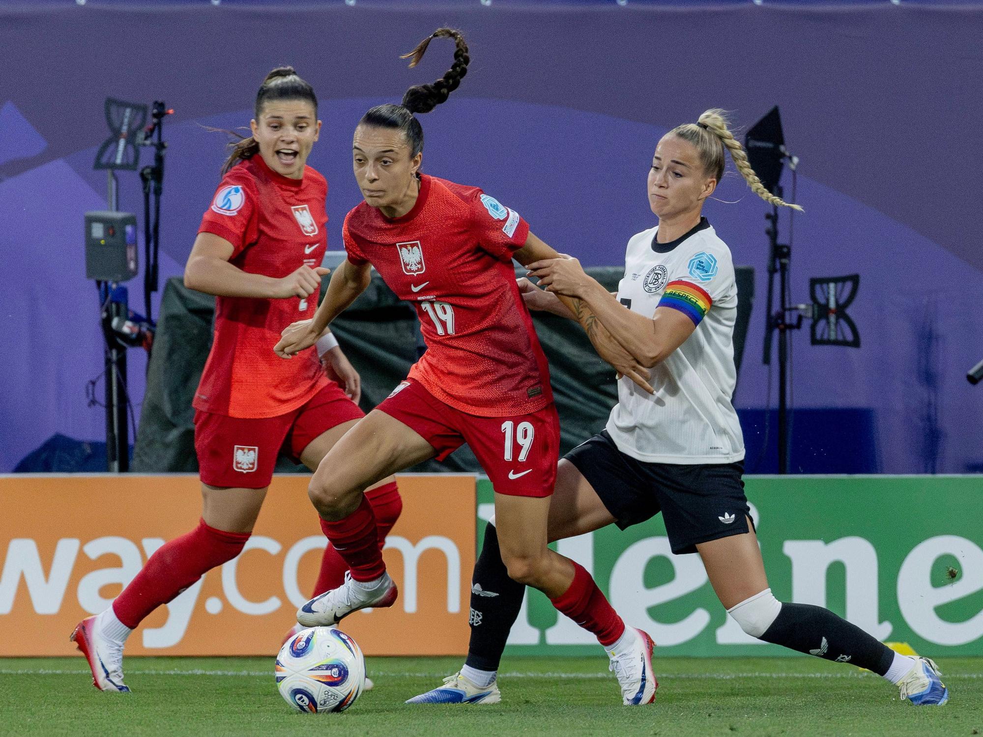 Vorbilder: DFB-Kapitänin Giulia Gwinn bei der EM vor ihrer schweren Verletzung beim Spiel gegen Polen.