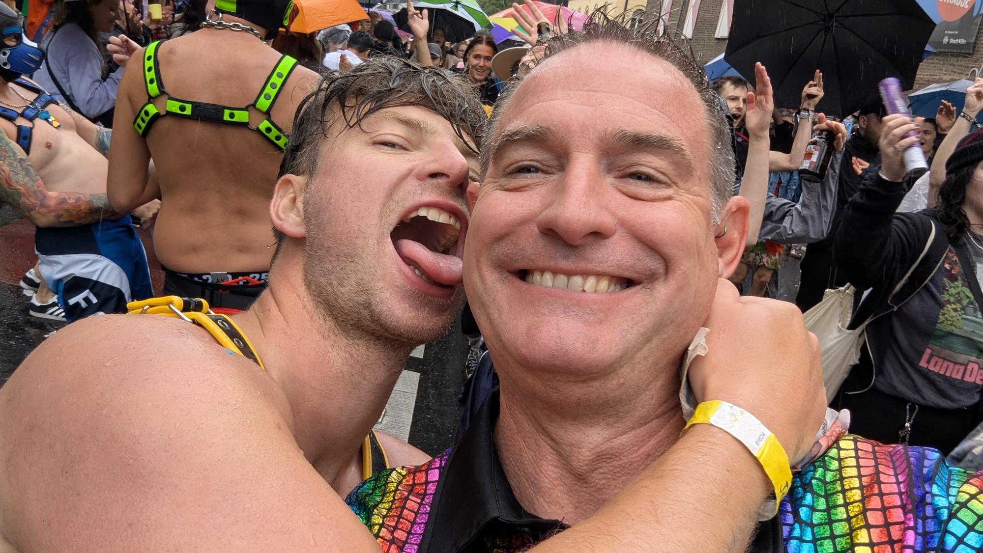 „Was für eine Party – EXPRESS.de-Leserreporter Christian Paris ist begeistert von der Stimmung aus Köln.