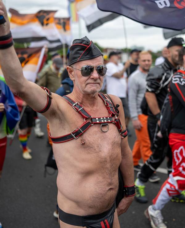 Feiernde beim CSD in Köln.