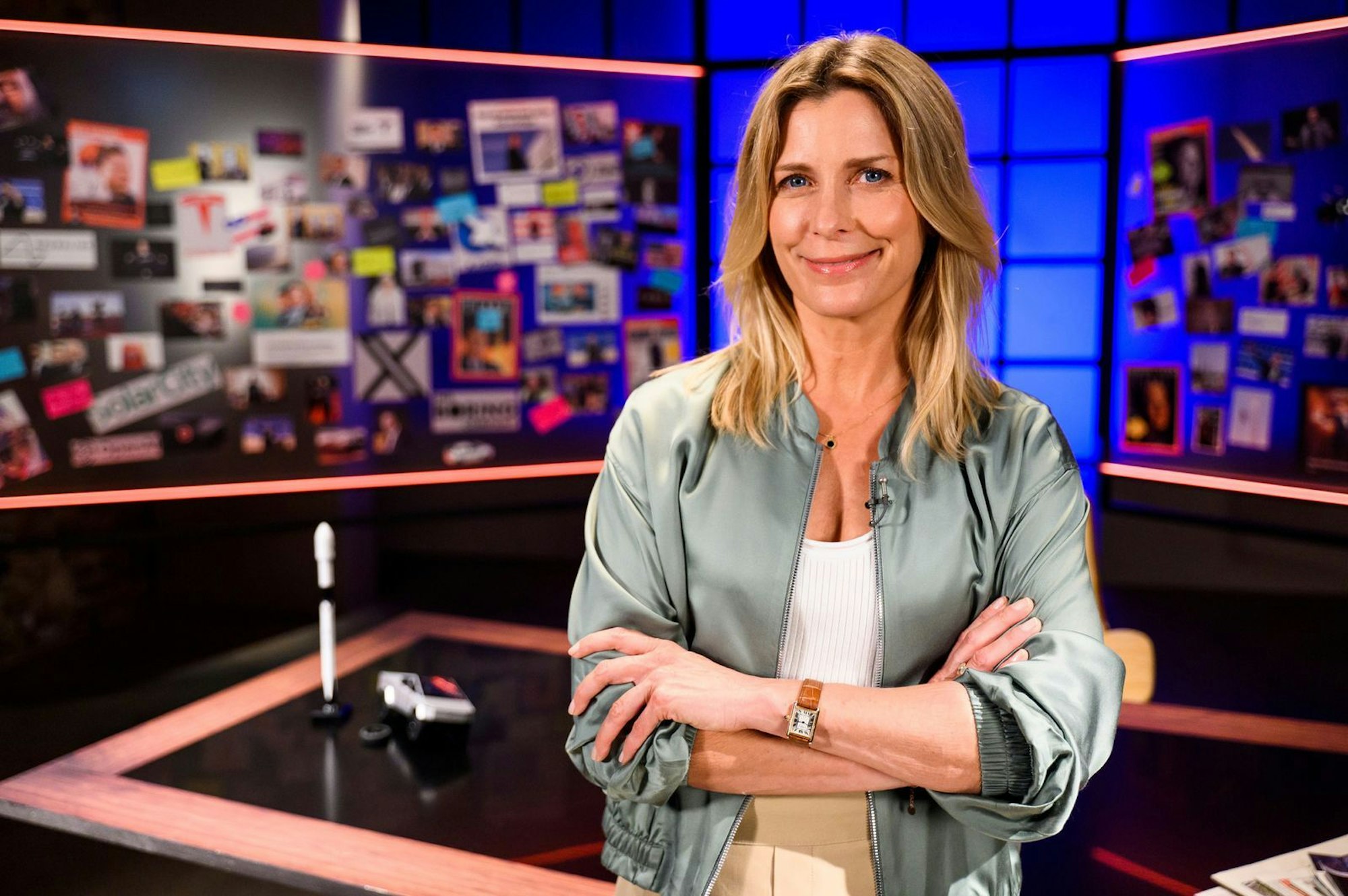 Valerie Niehaus wurde 1995 im Alter von 20 Jahren durch die Rolle der Julia von Anstetten in der Seifenoper „Verbotene Liebe“ zum deutschen Superstar und Schönheitsideal. Lange hatte die heute 50-Jährige mit diesem Image zu kämpfen. Nach dem Soap-Ruhm studierte sie Schauspiel in den USA und wandte sich Satire und anspruchsvoller Unterhaltung zu. (Bild: ZDF/Julia Feldhagen)