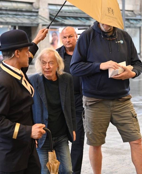 AC/DC am Sonntag am Breidenbacher Hof in Düsseldorf.