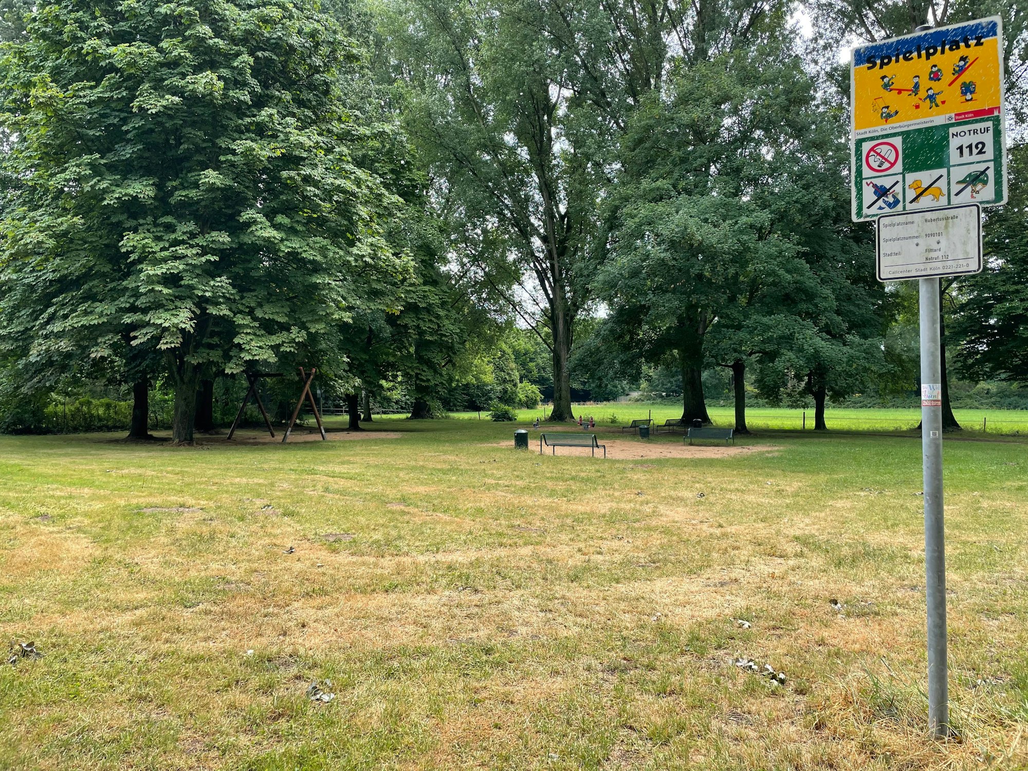 Der Spielplatz an der Hubertusstraße in Köln-Flittard ist inzwischen sehr trostlos.