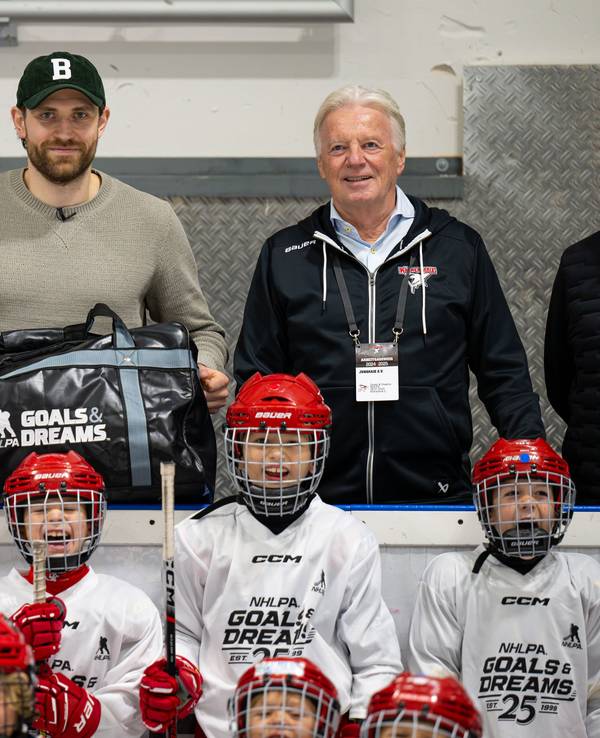 Der Kölner NHL-Star Leon Draisaitl am Dienstag (8. Juli 2025) im Trainings-Zentrum der Kölner Haie.