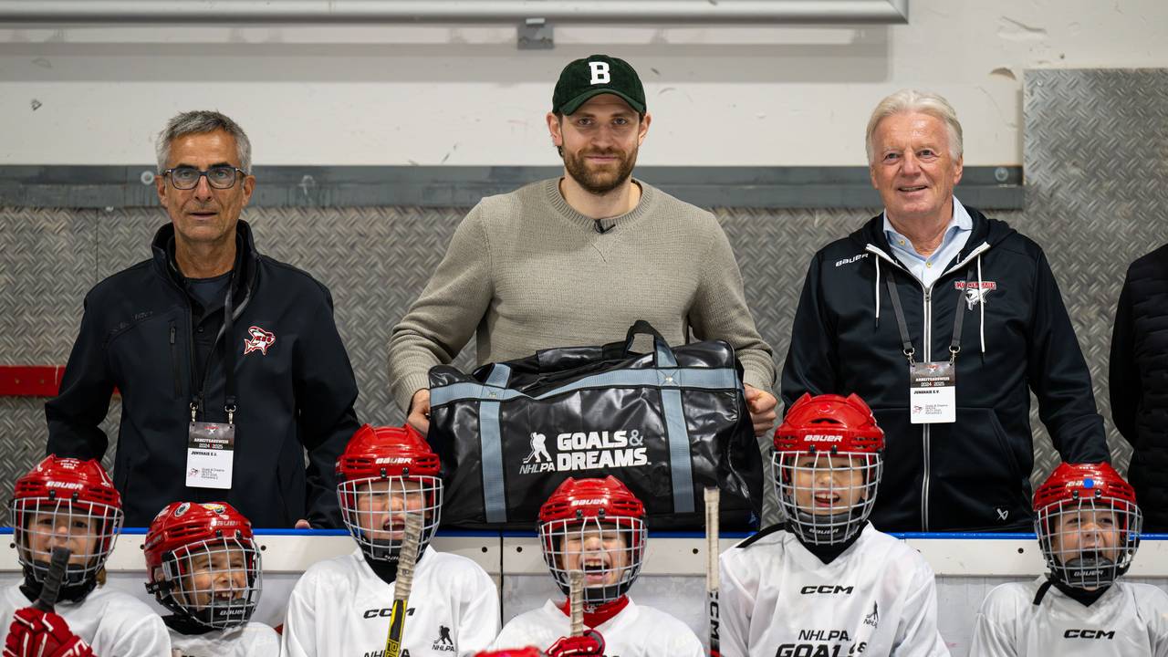 Der Kölner NHL-Star Leon Draisaitl am Dienstag (8. Juli 2025) im Trainings-Zentrum der Kölner Haie.