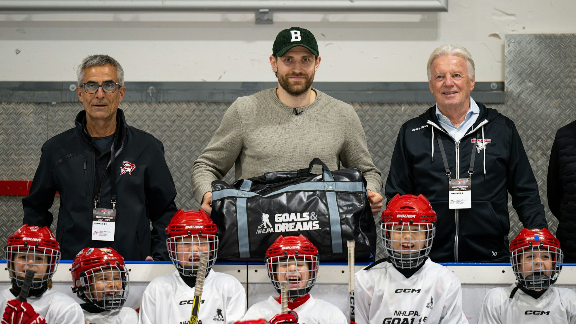 Der Kölner NHL-Star Leon Draisaitl am Dienstag (8. Juli 2025) im Trainings-Zentrum der Kölner Haie.