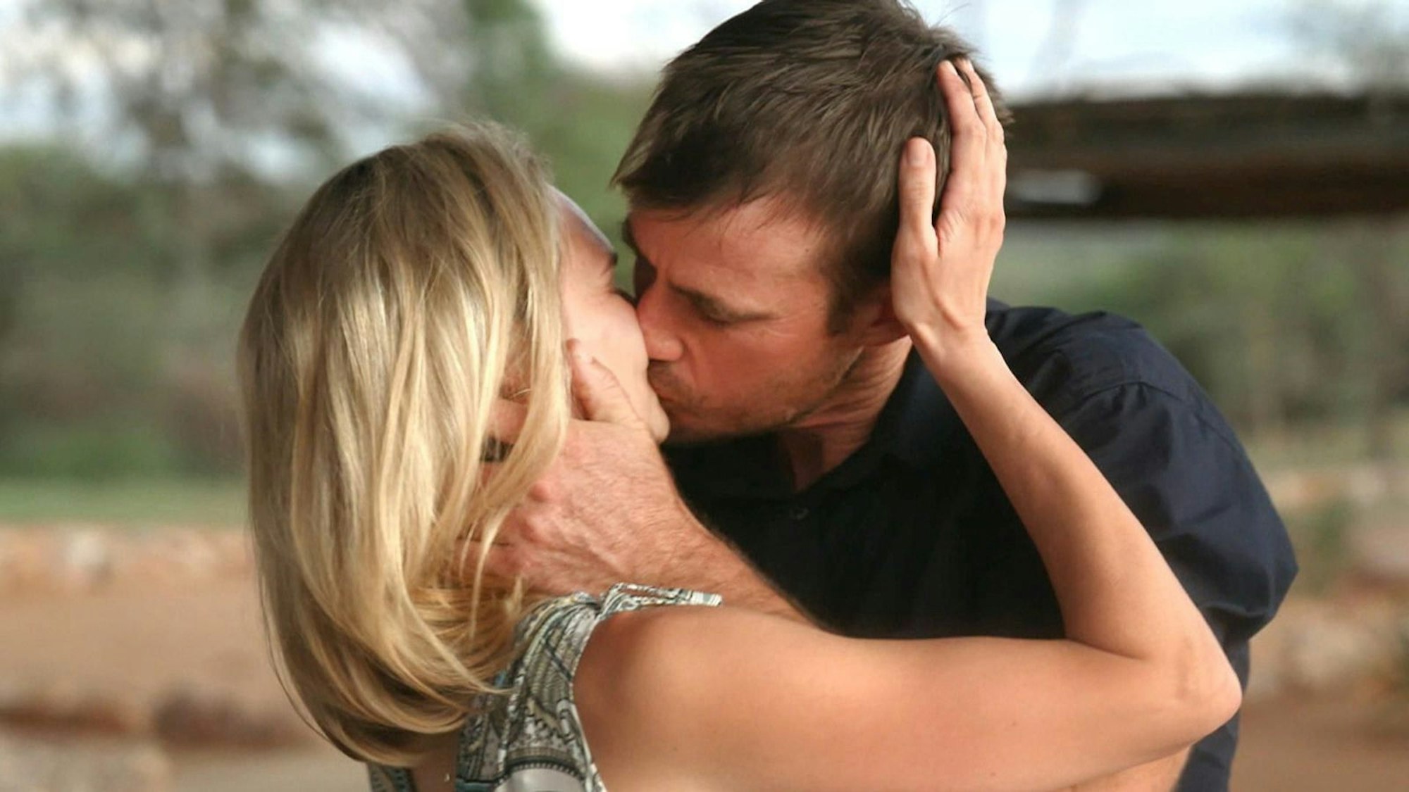 Neues Glück in Namibia: Sabine und Marco sind ein Paar. (Bild: RTL)