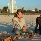 Olaf und Iris reden am Strand von Florida