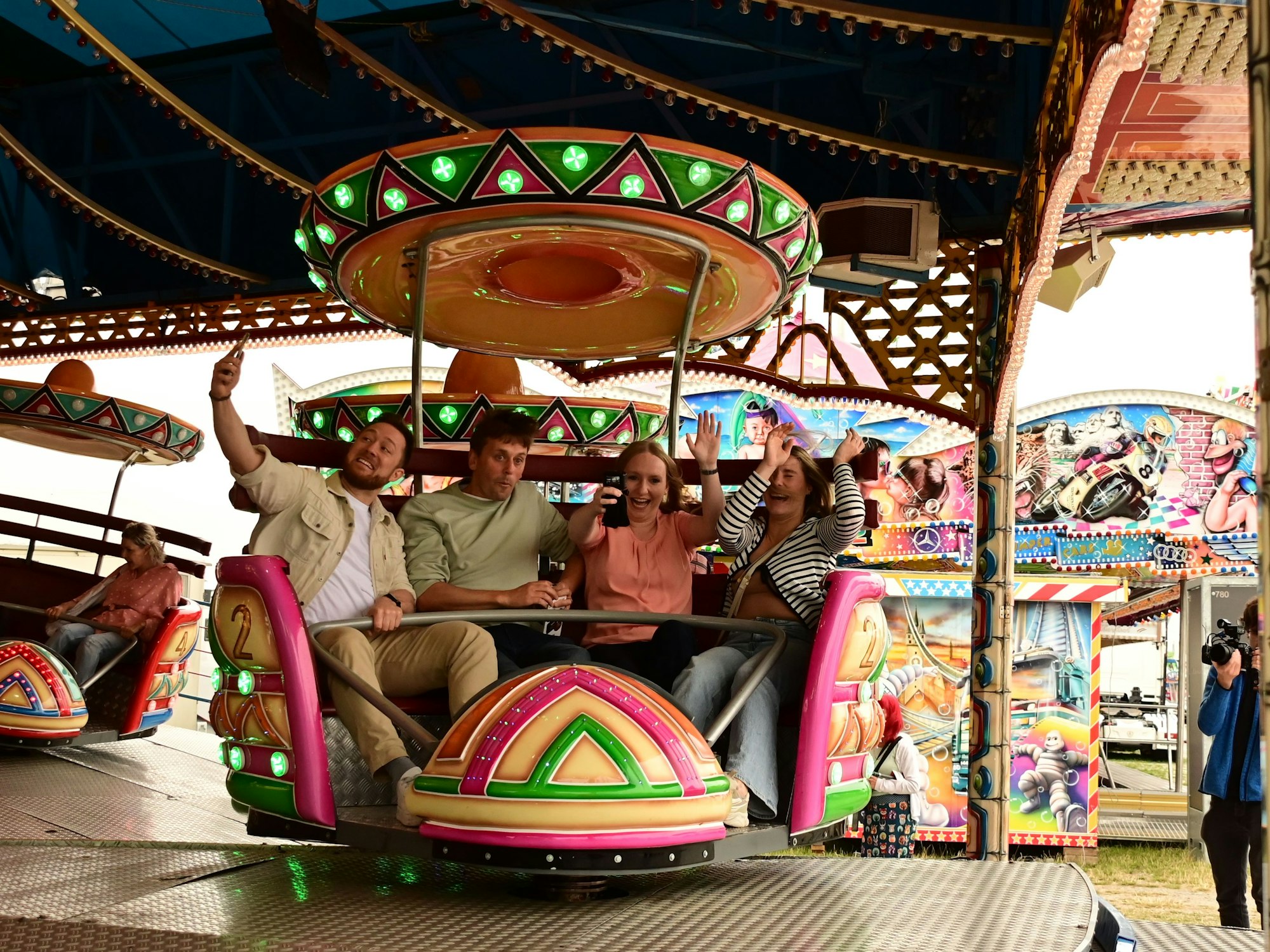 „Viva Mexico“ ist ein actionreiches Mitmach-Karussell, das schon 52 Jahre alt ist, aber erstmals auf der Düsseldorfer Rheinkirmes steht.