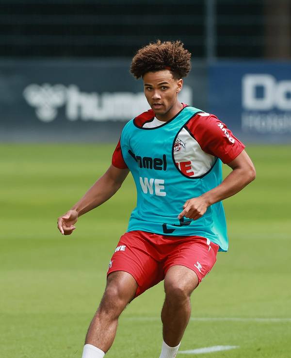 Neo Telle beim Trainingsauftakt des 1. FC Köln.
