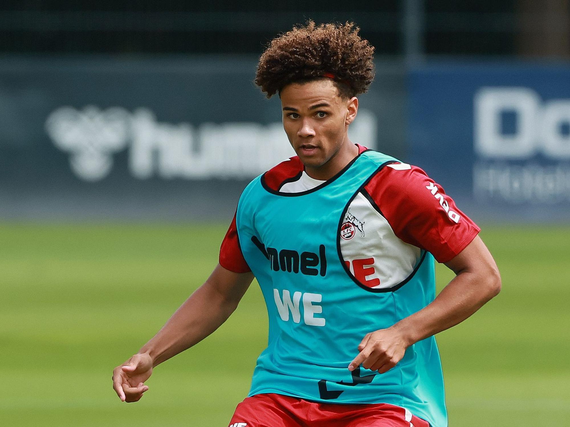 Neo Telle beim Trainingsauftakt des 1. FC Köln.