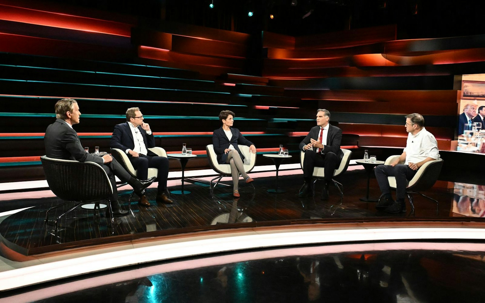Bei „Markus Lanz“ wurde am Dienstagabend die angekündigte Wende in der deutschen Migrationspolitik näher beleuchtet. Gleichzeitig debattierte die Talk-Runde über die prekäre Lage in Gaza sowie das Verhalten der israelischen Regierung. (Bild: ZDF / Cornelia Lehmann)